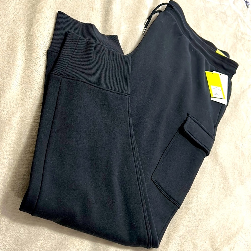 NWT Men’s All in Motion Navy Cargo Sweatpants size XL